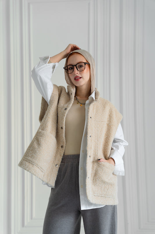 Fluffy Wool Vest -Cream Beige