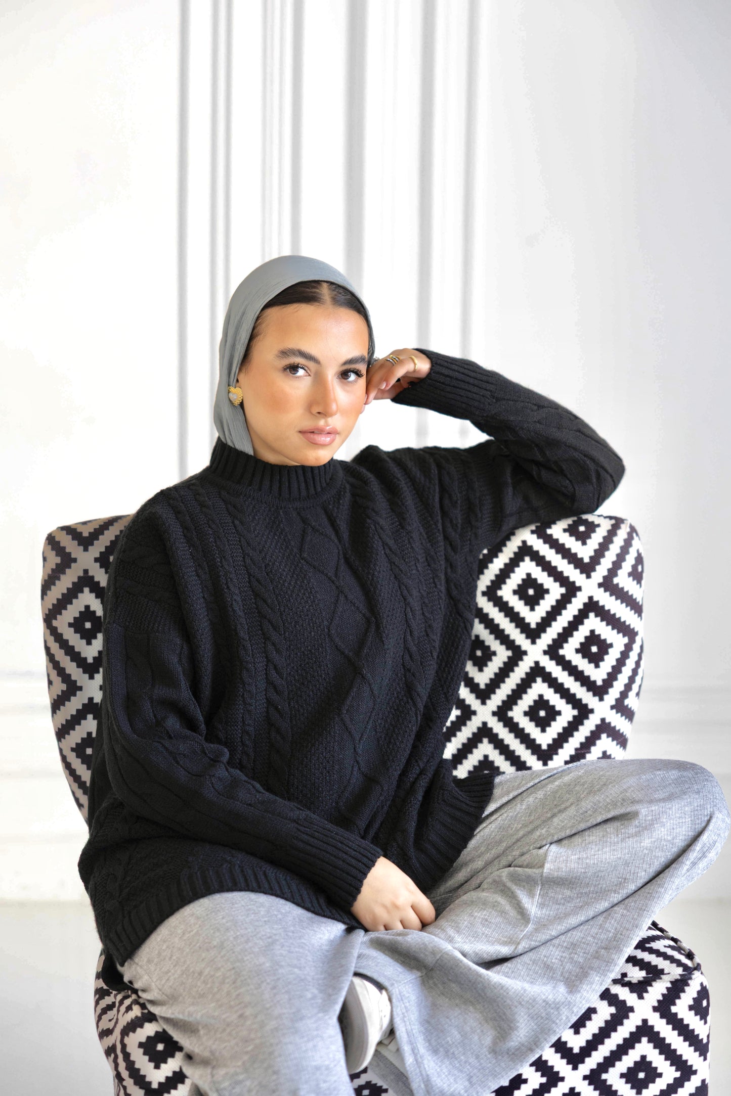 Essential Black Pullover